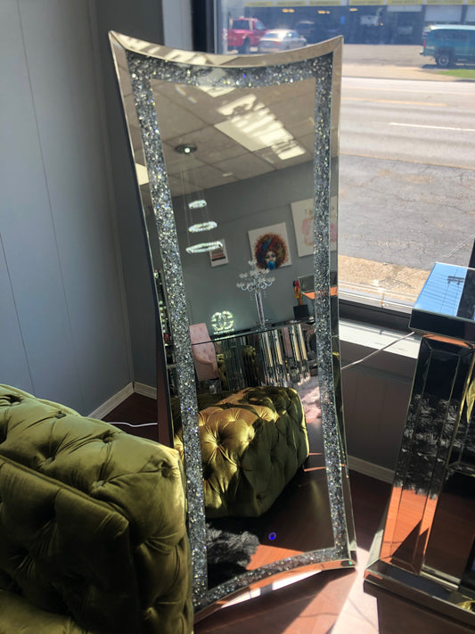 GLAM STAND UP MIRROR W/CRUSHED DIAMONDS & LED LIGHTING