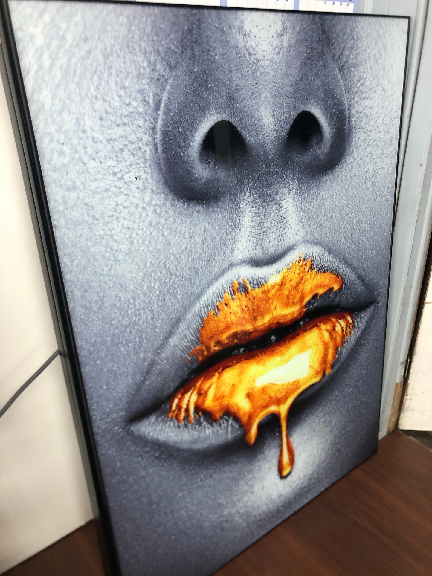 Glam Wall Decor Gold Lips