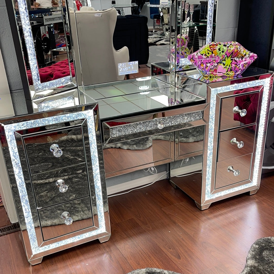 Glam Orlando Bluetooth Mirrored Vanity